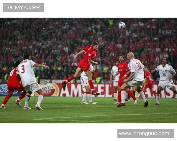 踢球技艺与魅力并存的足球明星盘点及其精彩瞬间回顾